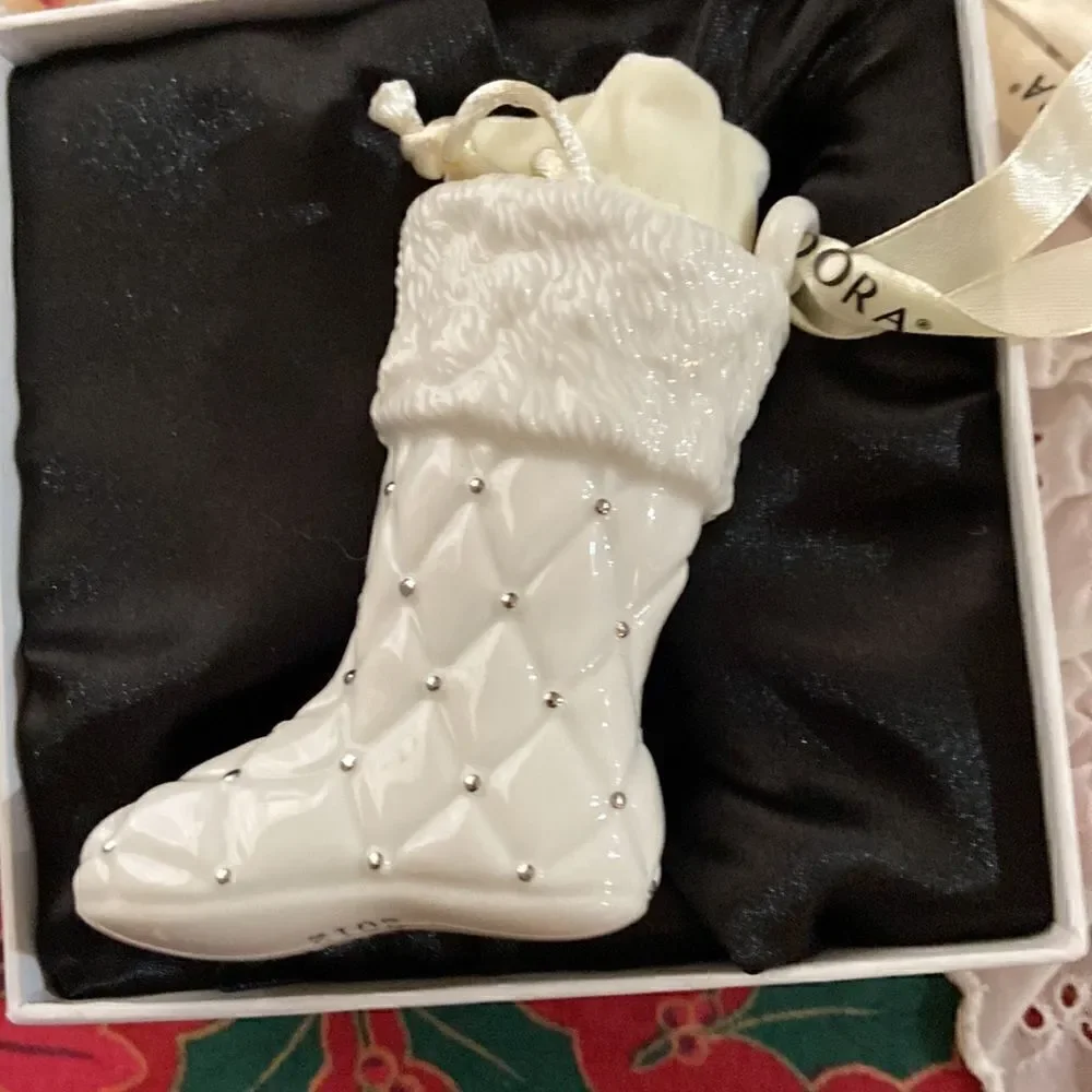 EUC‎ Pandora Unforgettable Moments Ornaments with box includes all 3